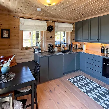 3 Bedroom Gorgeous In Treungen