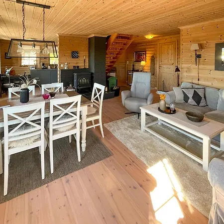 3 Bedroom Gorgeous In Holiday home