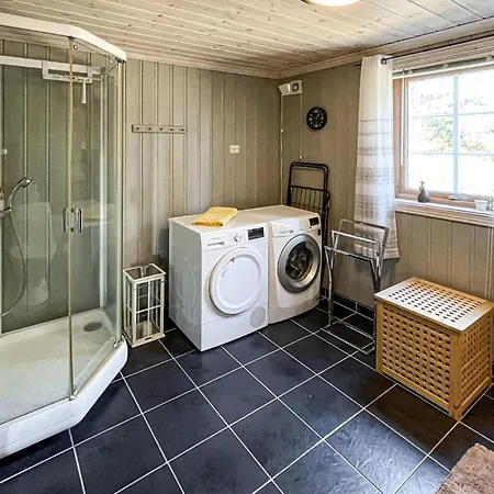 Holiday home 3 Bedroom Gorgeous In Treungen